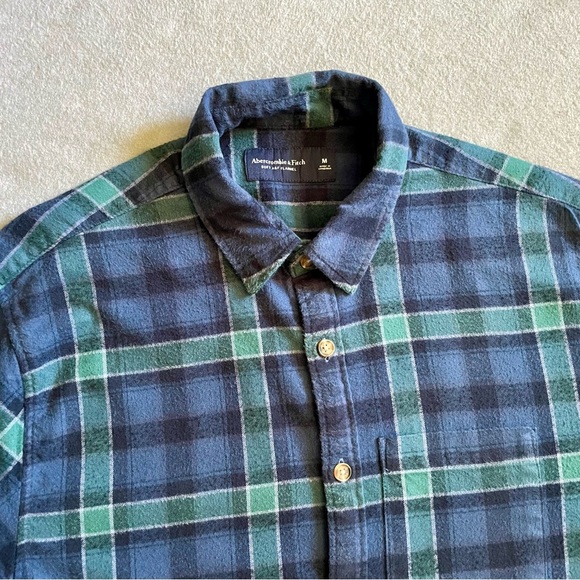 Abercrombie & Fitch Men’s 90s Relaxed Fit Plaid Flannel Shirt Medium Soft AF - Picture 3 of 4